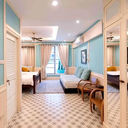5 Mins Walk To Chiang Mai Night Bazaar, 3 Bedrooms, 3 Bathrooms, With Garden, A Quiet Dreamy Cottage In The Middle Of The City